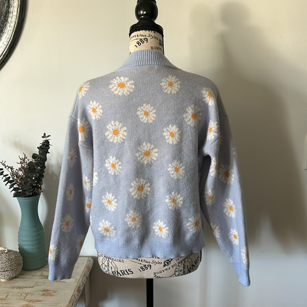 Y2K Inspired Daisy Floral Button Up Cardigan Women's size M - Picture 5 of 7